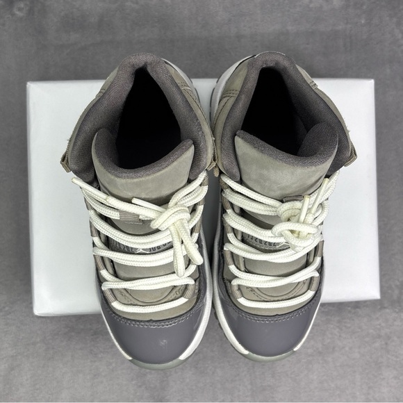 🔥🔥🔥Air Jordan Retro 11 Gray Sneakers Size: 11C🔥🔥🔥 - Picture 3 of 9